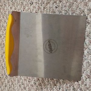 Large Wilton cake lifter